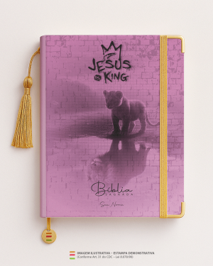 Bíblia Personalizada Leão – Capa Jesus is King 03 Papel Offset especial Personalizado Impressão colorida em alta resolução Capa dura laminada Lombada ou Espiral Após a confirmação do pedido, entraremos em contato via WhatsApp em até 48h úteis para coletar o nome ou frase.