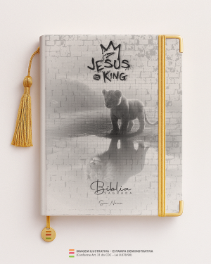 Bíblia Personalizada Leão – Capa Jesus is King 08 Papel Offset especial Personalizado Impressão colorida em alta resolução Capa dura laminada Lombada ou Espiral Após a confirmação do pedido, entraremos em contato via WhatsApp em até 48h úteis para coletar o nome ou frase.