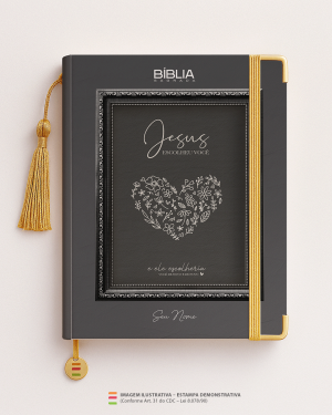 Bíblia Personalizada Leão – Ele Escolheu você 05 Papel Offset especial Personalizado Impressão colorida em alta resolução Capa dura laminada Lombada ou Espiral Após a confirmação do pedido, entraremos em contato via WhatsApp em até 48h úteis para coletar o nome ou frase.